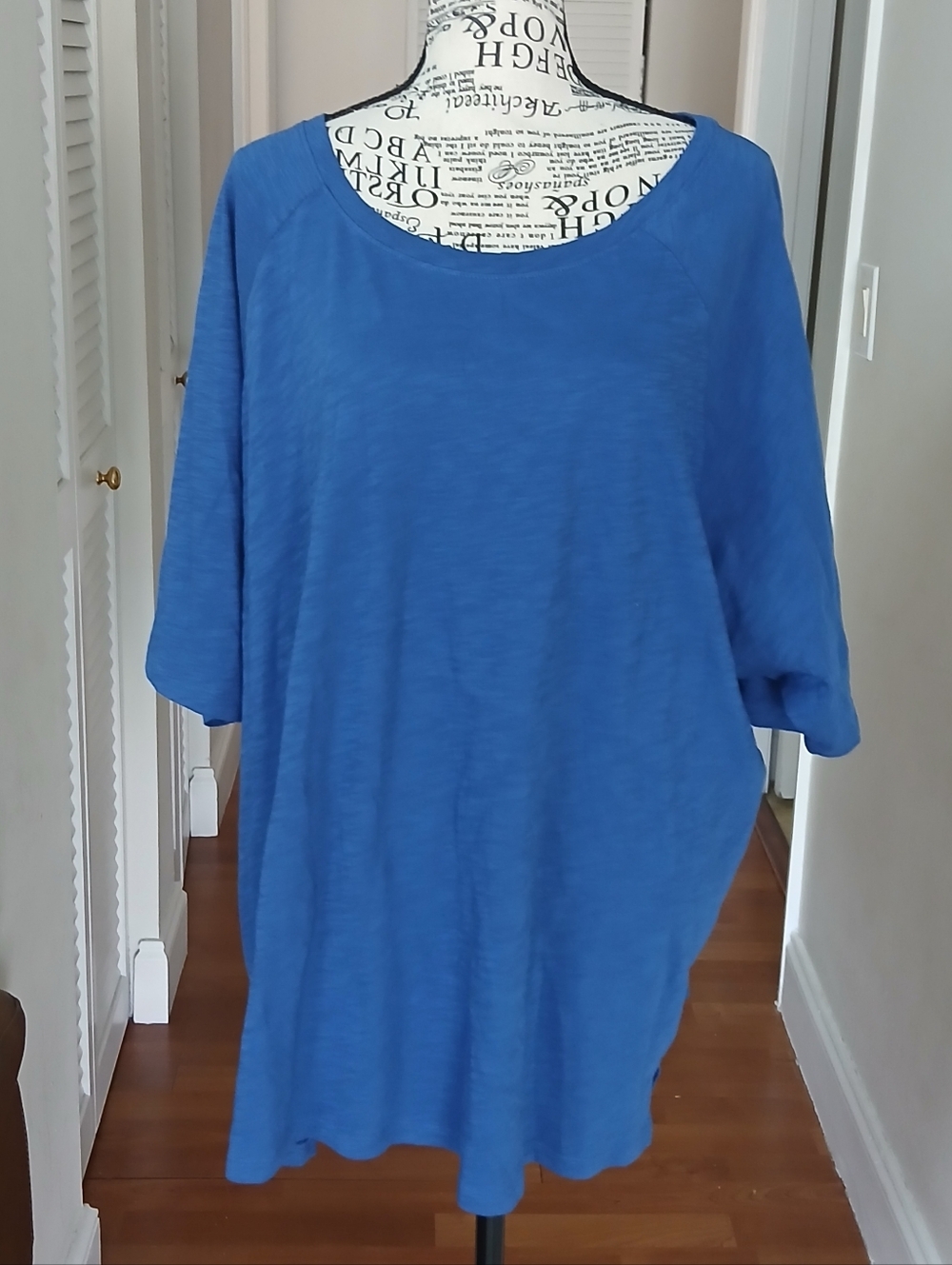 NWT Peruvian Connection Relaxed Raglan Tee - Picture 2 of 10